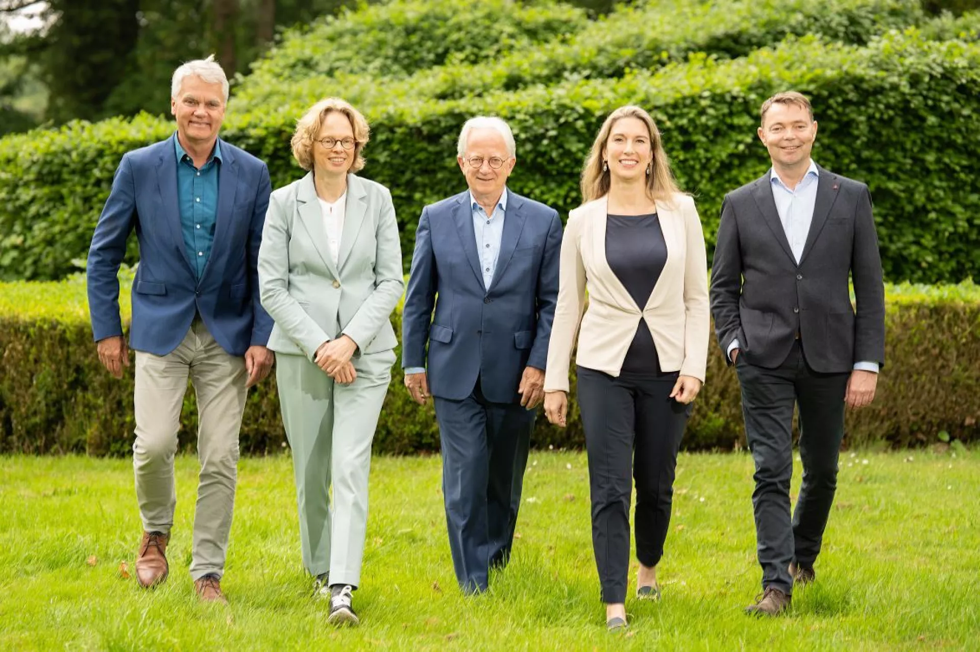 Raad van Toezicht Certe buiten groepsfoto