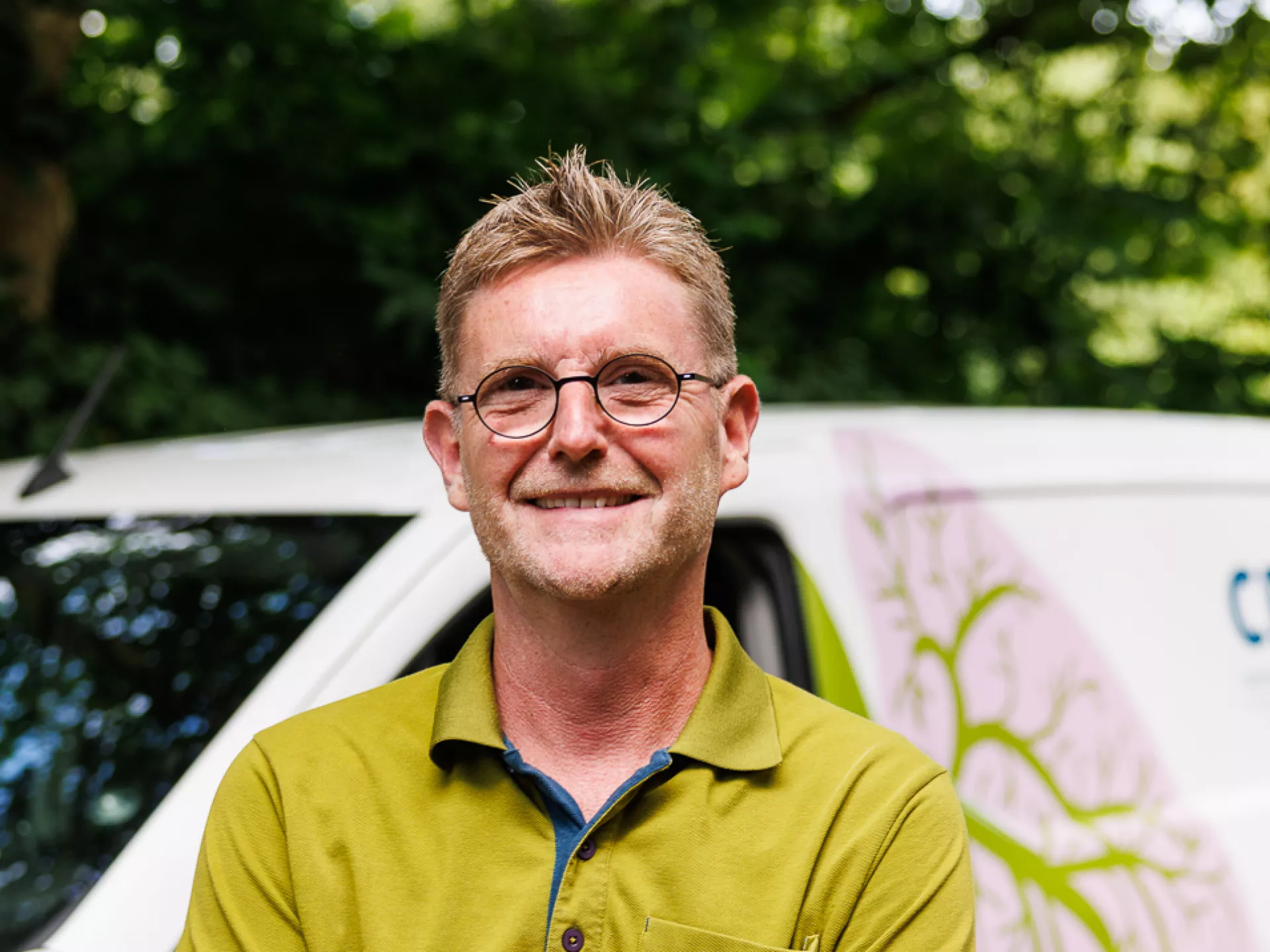 Certe medewerker voor Certe busje