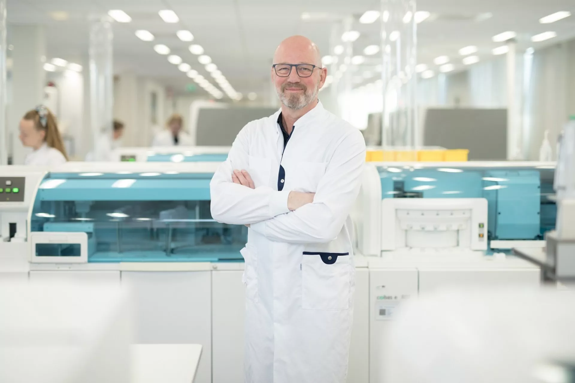 Harry de Wit in labjas op het laboratorium