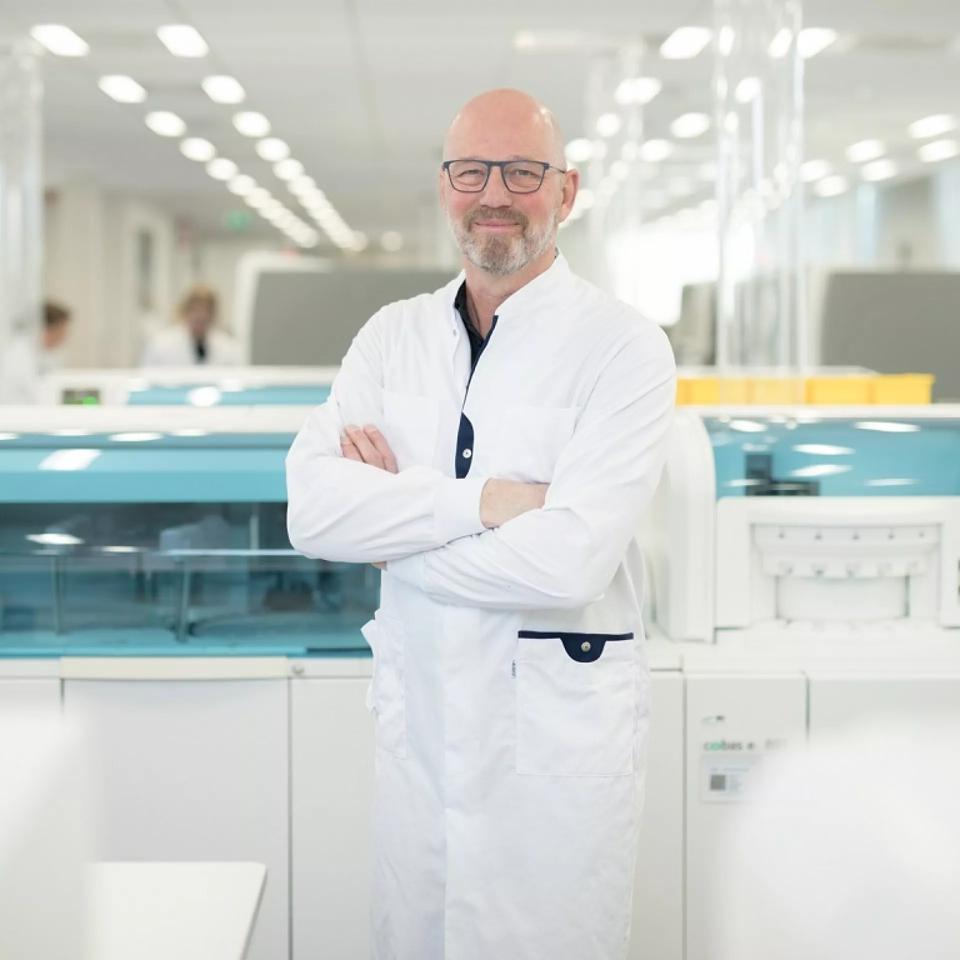 Harry de Wit in labjas op het laboratorium